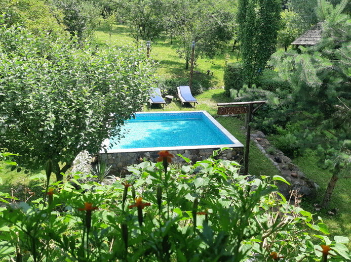 mini piscina la casa rustica oltenia