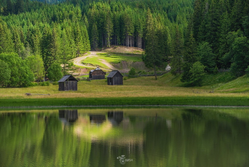 Lacul Iezer